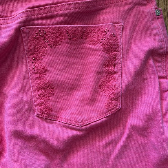Gloria Vanderbilt Amanda, Salmon Colored Shorts 16 - Picture 4 of 4